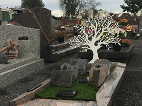 Stèle arbre de vie